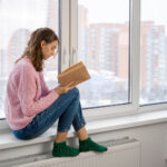 Klamki okienne w stylu loft, retro i minimalistycznym – detale, które tworzą klimat